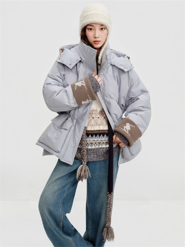 羽绒裹住阳光，色彩点燃雪原——HPLY 2025滑雪季，让冬